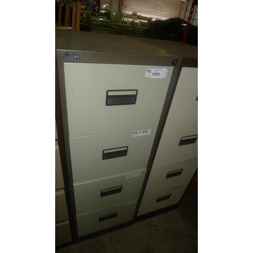 1005 - 1 metal 4 drawer filing cabinet