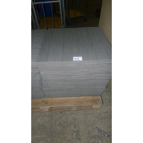 1014 - A quantity of approx 100 good quality grey patterned carpet tiles by Shaw each at 610mm x 610mm