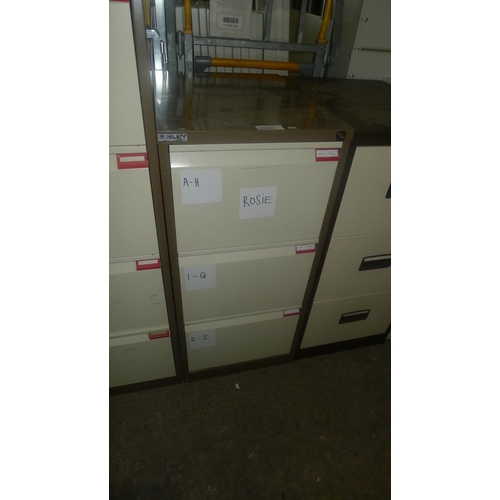 1024 - 1 metal 3 drawer filing cabinet