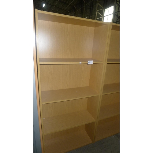 1052 - 1 wood effect shelf unit