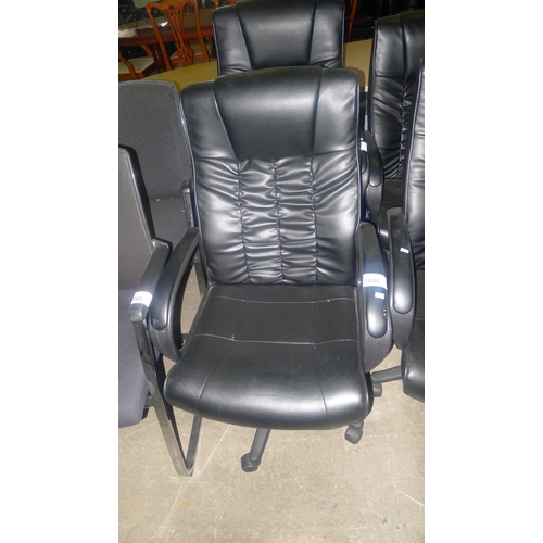 1086 - 1 black upholstered office swivel chair