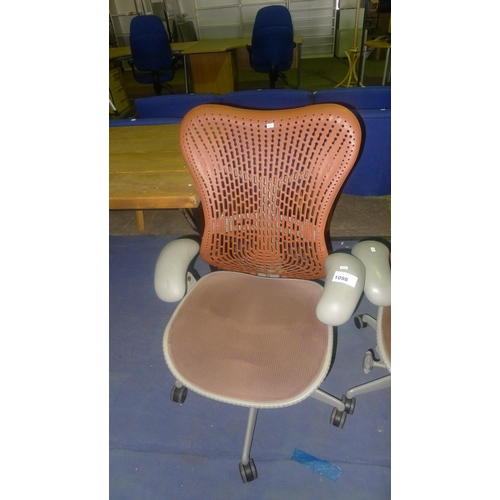 1098 - 1 Herman Miller office swivel chair type Mirra