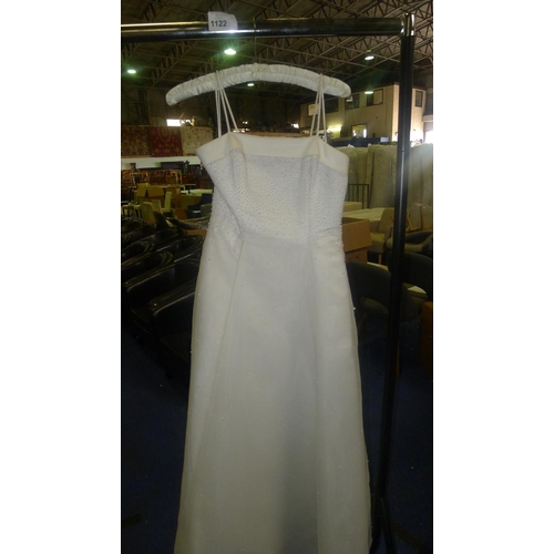 1122 - 1 wedding dress by Sincerity, size 14, RRP £245