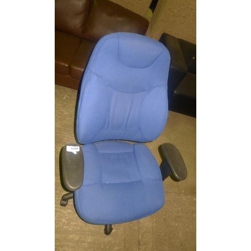 1071 - 1 blue upholstered office swivel chair