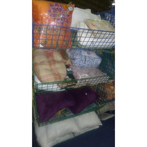 1389 - A quantity of various cushions and throws. Contents of 4 mesh stacking baskets which are not include... 