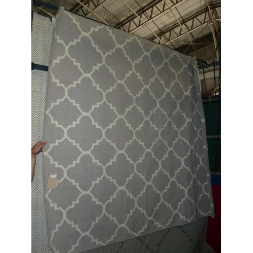 1486 - 1 diamond pattern floor rug RRP £169 and 1 Safavieh grey ivory floor rug RRP £107