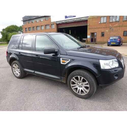 2639 - Land Rover Freelander 2 HSE TD4, Black, leather, 6 speed manual diesel. 2179cc, 4x4 Estate. Reg NV56... 