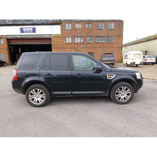 2639 - Land Rover Freelander 2 HSE TD4, Black, leather, 6 speed manual diesel. 2179cc, 4x4 Estate. Reg NV56... 