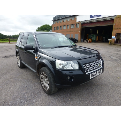 2639 - Land Rover Freelander 2 HSE TD4, Black, leather, 6 speed manual diesel. 2179cc, 4x4 Estate. Reg NV56... 