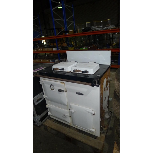 3345 - 1 Rayburn Royale oil fired cooker in white / black enamel