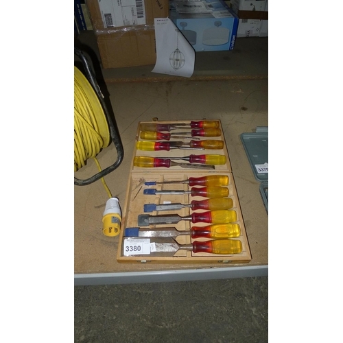 3380 - 14 Marples wood chisels