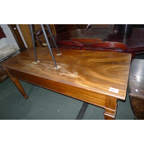 749 - A large Victorian mahogany side table on tapered legs