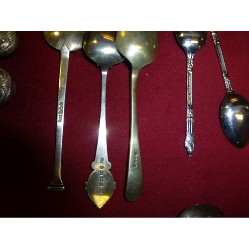 604 - A quantity of miscellaneous silver & white metal small spoons and trinkets and various small yellow ... 