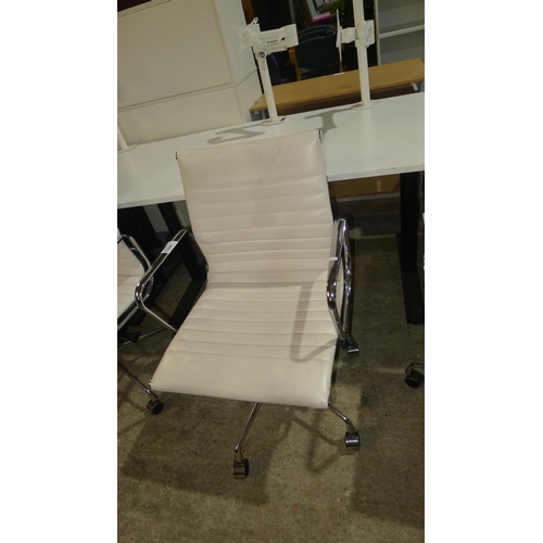 1084 - 1 cream upholstered chrome framed office swivel chair