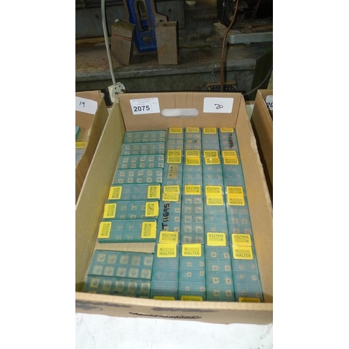 2075 - 1 box containing a quantity of various milling / turning tips