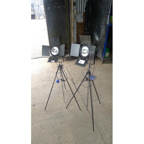 64 - 2 floor standing tripod lights each with barn doors (Trade)