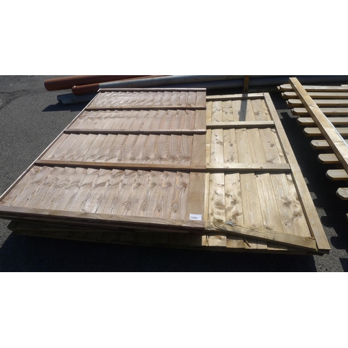 2980 - 4 various fence panels