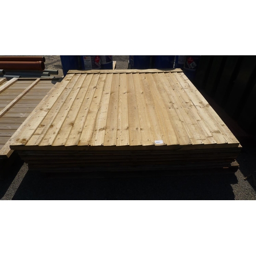 2983 - 6 various fence panels,  3 x 6ft matching, 2 x 5ft matching, 1 non matching 5ft high.