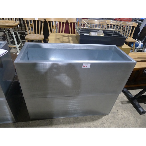 84g - 2 Galvanized planters by Primrose 100 x 40 x 40 cm