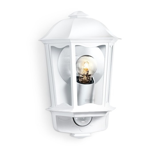 3463 - A single light wall lantern with sensor by Steinel RRP £85