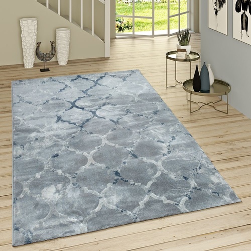 3073 - A large grey patterned rug approx 200 x 290