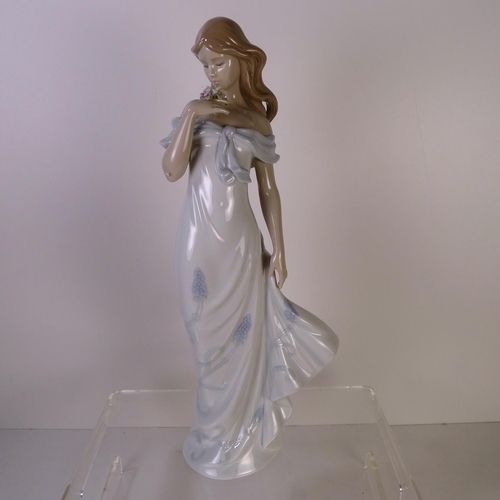 131 - A Lladro figurine 