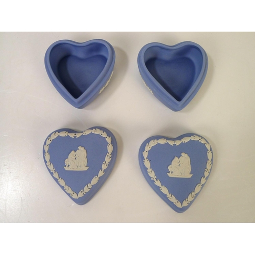 276 - 2 small Wedgwood Jasper ware dishes and 2 Wedgwood jasperware heart-shaped trinket boxes with covers