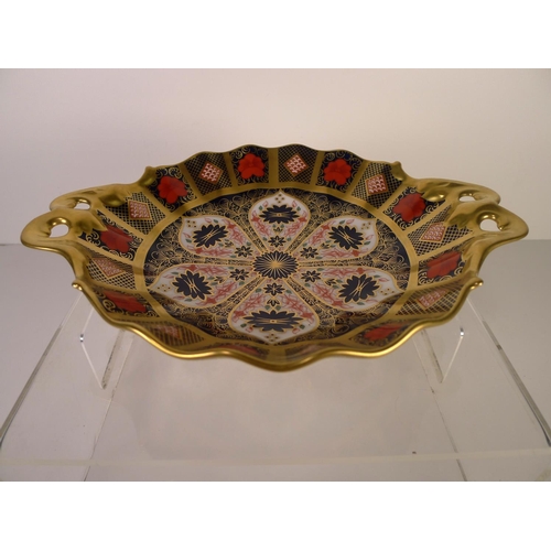 377 - A Royal Crown Derby old Imari 1128 duchess tray, 30cm wide, with box