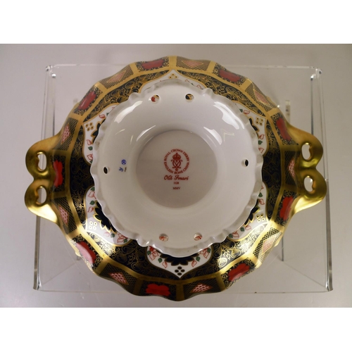 377 - A Royal Crown Derby old Imari 1128 duchess tray, 30cm wide, with box