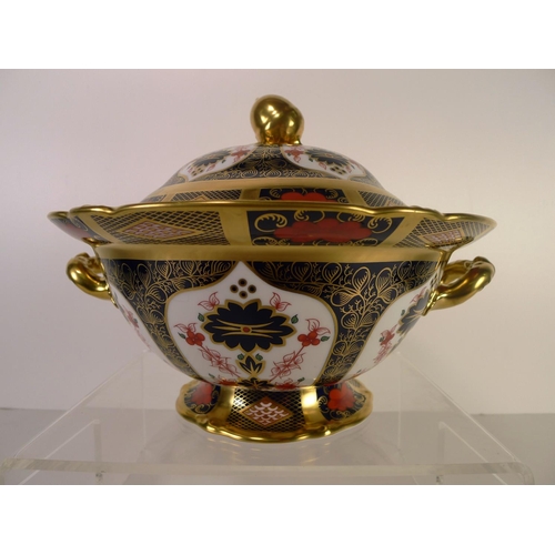 426 - A Royal Crown Derby old Imari 1128 two handled tureen with lid, 23cm tall