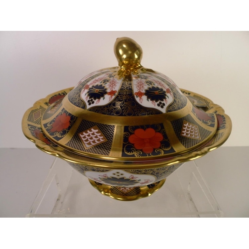 426 - A Royal Crown Derby old Imari 1128 two handled tureen with lid, 23cm tall