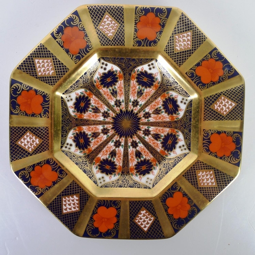 429 - 5 Royal Crown Derby old Imari 1128 octagonal plates, 22cm diameter, with boxes