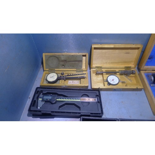 81 - 1 box containing a quantity of various bore & hole gauges