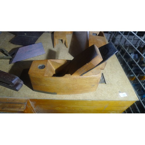 108 - A quantity of approximately 60 vintage wooden planes by Holbrook, Clarke etc and several other vinta... 