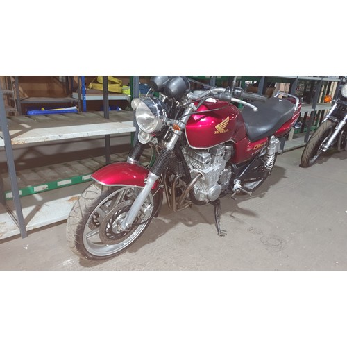 522 - Honda CB 750 - F2N Motorcycle, Red, Reg L495 OMA 1st reg 01/08/1993, 748cc  MoT 19/12/2020, Mileage ... 