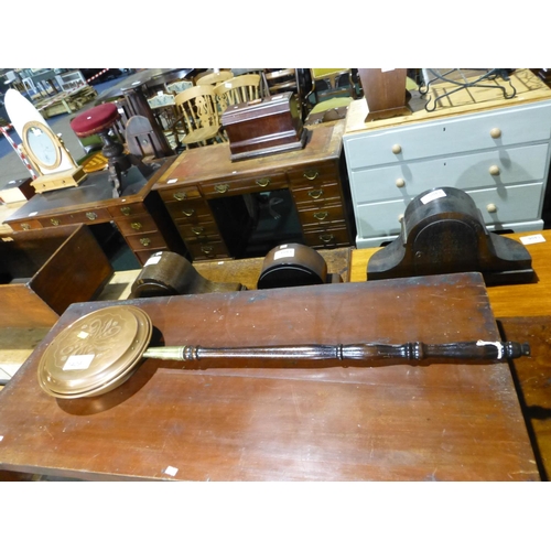 1409 - A reproduction copper warming pan with a turned handle