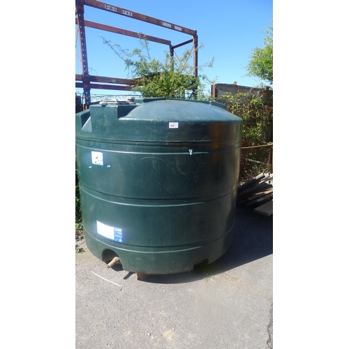 2377 - 1 Titan V2500 green plastic non-bunded fuel tank previously used for diesel, capacity approx 2710L, ... 