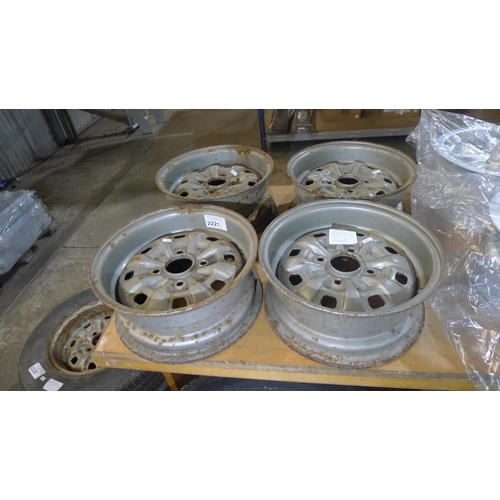 2221 - 4  Ford Escort steel wheel rims type 5 1/2 J x 13 - No tyres fitted