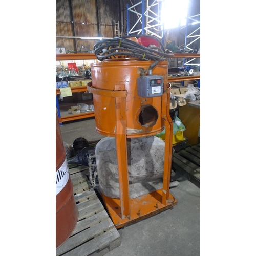 2247 - 1 single bag dust extractor, 3ph - no make visible