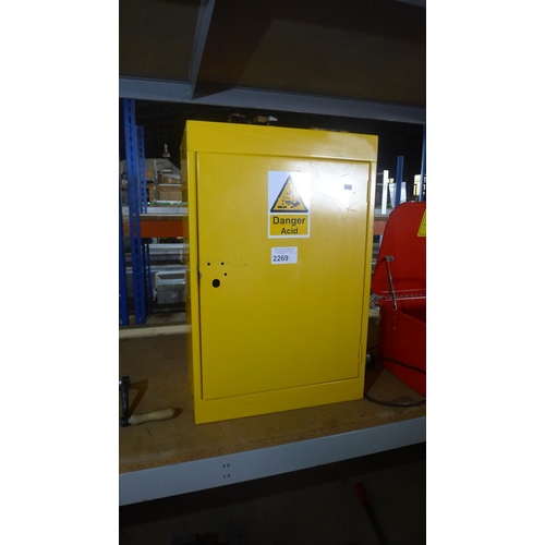 2269 - 1 yellow metal acid cabinet approx 45cm w x 30cm d x 68cm high - no lock fitted