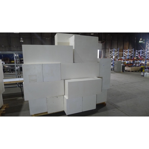 2341 - A quantity of various size white painted MDF display / exhibition plinths