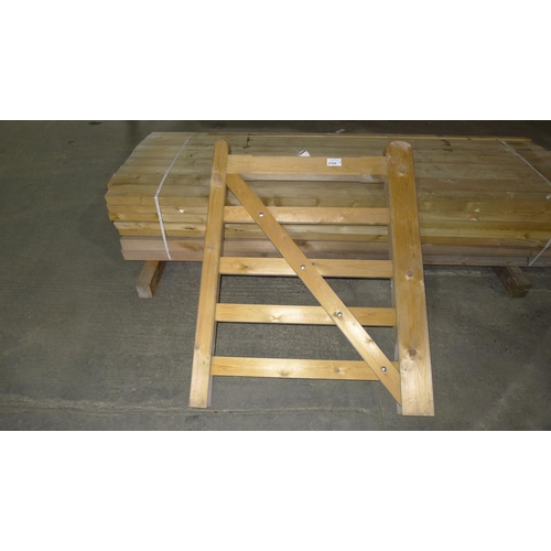 2354 - 1 wooden five bar gate width approx 92cm