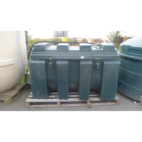 2362 - 1 Titan Green plastic bundled oil tank type ES1800B, 1800L capacity, with hose and dispensing nozzle... 