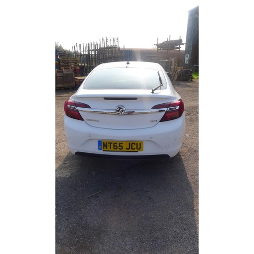 2408 - 1 Vauxhall Insignia SRI NAV CDTI S/S White 5dr hatch, Reg MT65 JCU 23/10/2015, 6 sp manual diesel, M... 