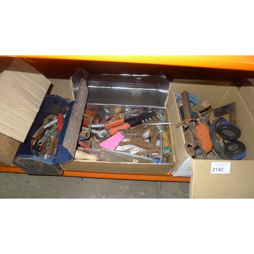 2142 - A quantity of various items including hand tools, 2 metal tool boxes, screws etc. Contents of 1 shel... 