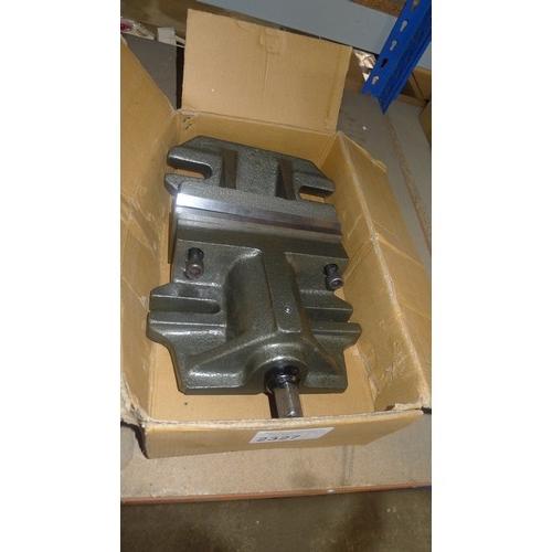 2327 - 1 Shobha milling vice, 20.5cm wide jaws (SP016199)