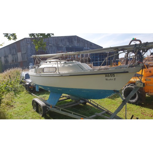 2395 - A Pandora 700 23ft bilge keel GRP Bermudan sloop, 4 berths with 7.5hp o/b engine and a twin axle roa... 