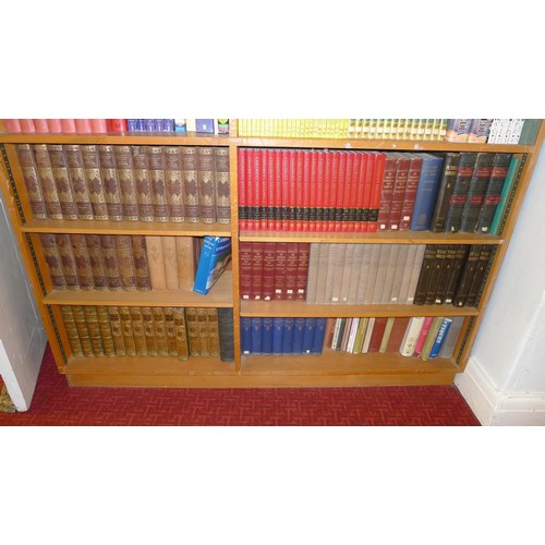 775c - Two bays of library books, mainly geography, dictionaries & sports