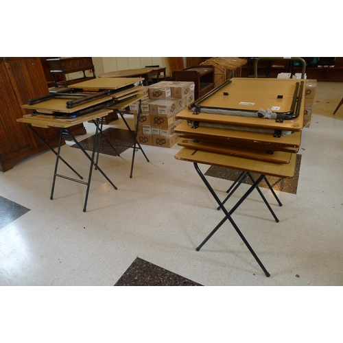 410 - 20 foldaway students tables