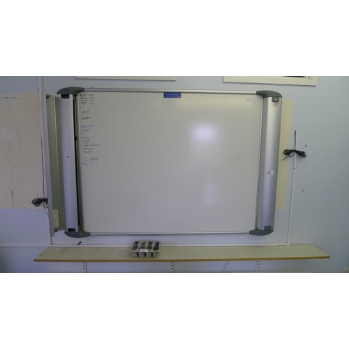 426 - 1 interactive dry wipe board by Sahara type Clever Board 2, 72 inch AP supplied with 4 pens - buyer ... 